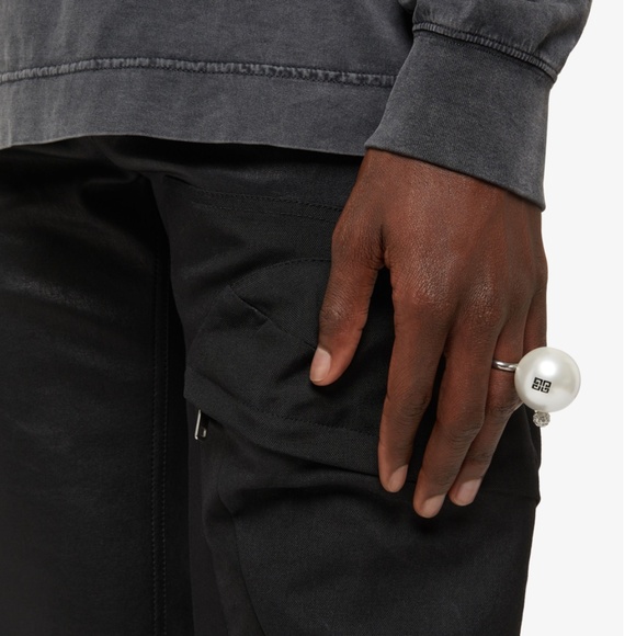 Givenchy 4G PEARL RING WITH CRYSTALS - SILVER - NEW WITH TAGS